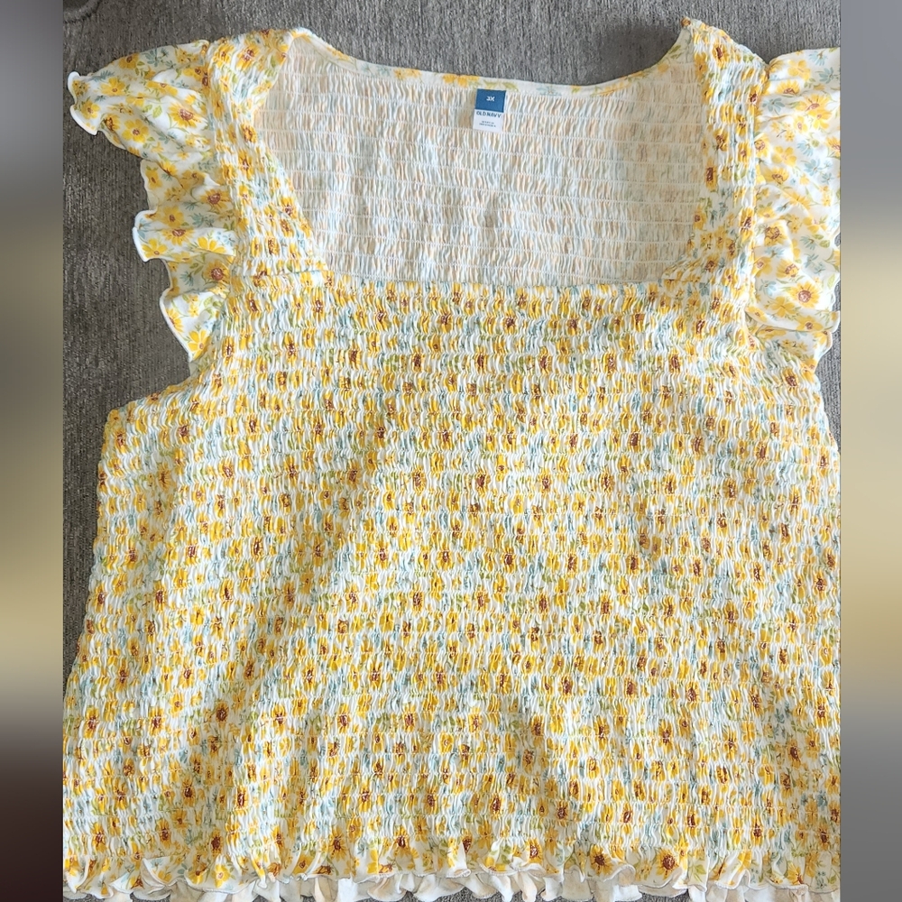 Old Navy Floral Ruffled Smocked Blouse